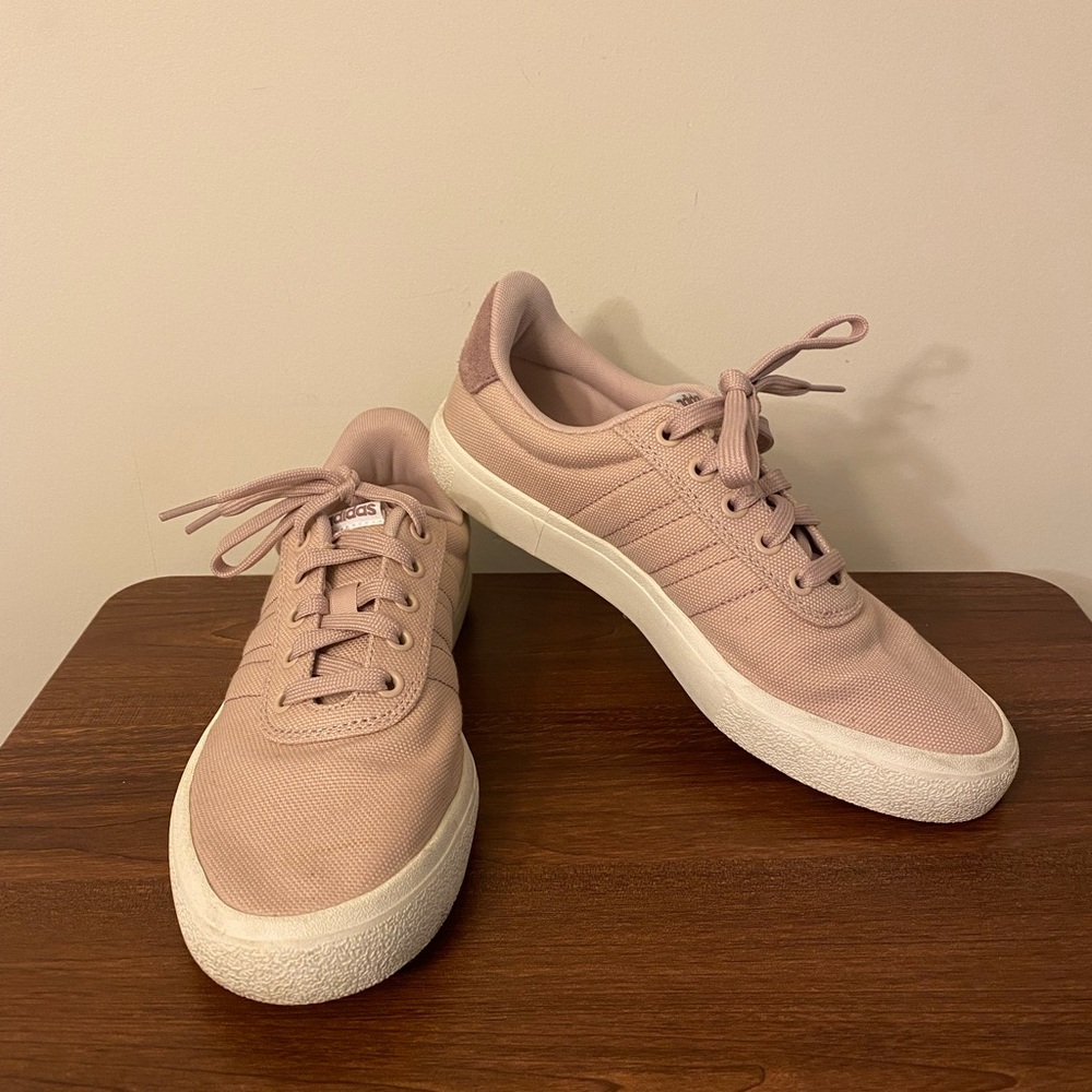 adidas Women's VULC RAID3R 3-STRIPES SHOES size 8